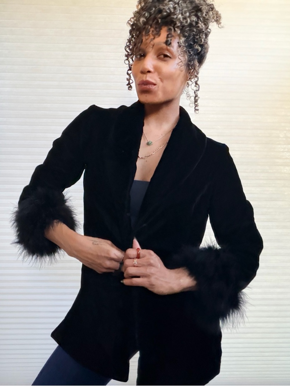 Vintage Themes Black Velvet Blazer | Faux Fur Cuff - Picture 10 of 13